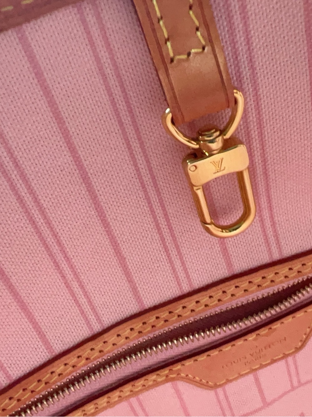 Louis Vuitton Damier Azur Check Tote with Tan Leather Trim - Picture 3 of 11